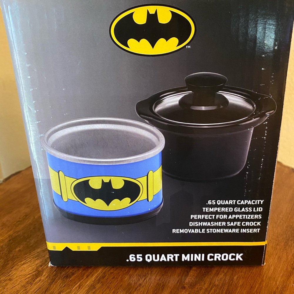 Batman .65 Quart MINI Crock Pot - Picture 4 of 4